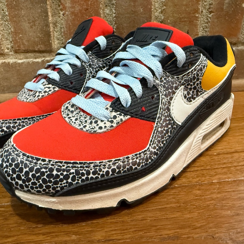 Nike Women’s Red & Black Patterned Athletic Sneakers